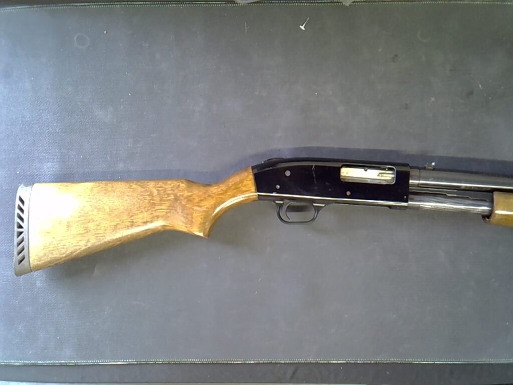 Gun Auctions with Manley and Colwell.Mossberg Slugster 12g Pump Action